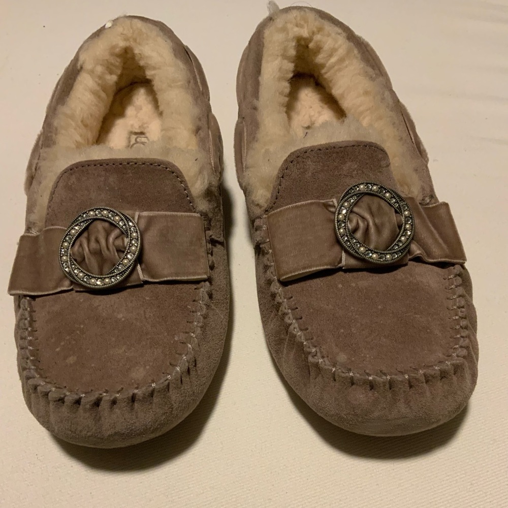 UGG Slippers - Picture 2 of 7
